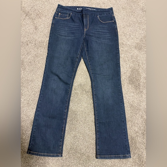 Reitmans RJeans Pull-up Jeans - Picture 2 of 5